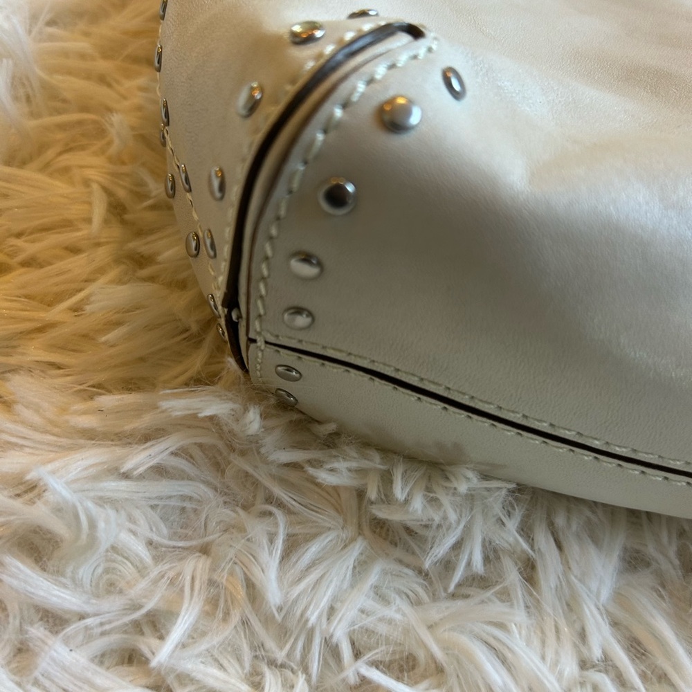 Michael Kors off white studded, oversize leather shoulder bag w dust bag - Picture 9 of 10